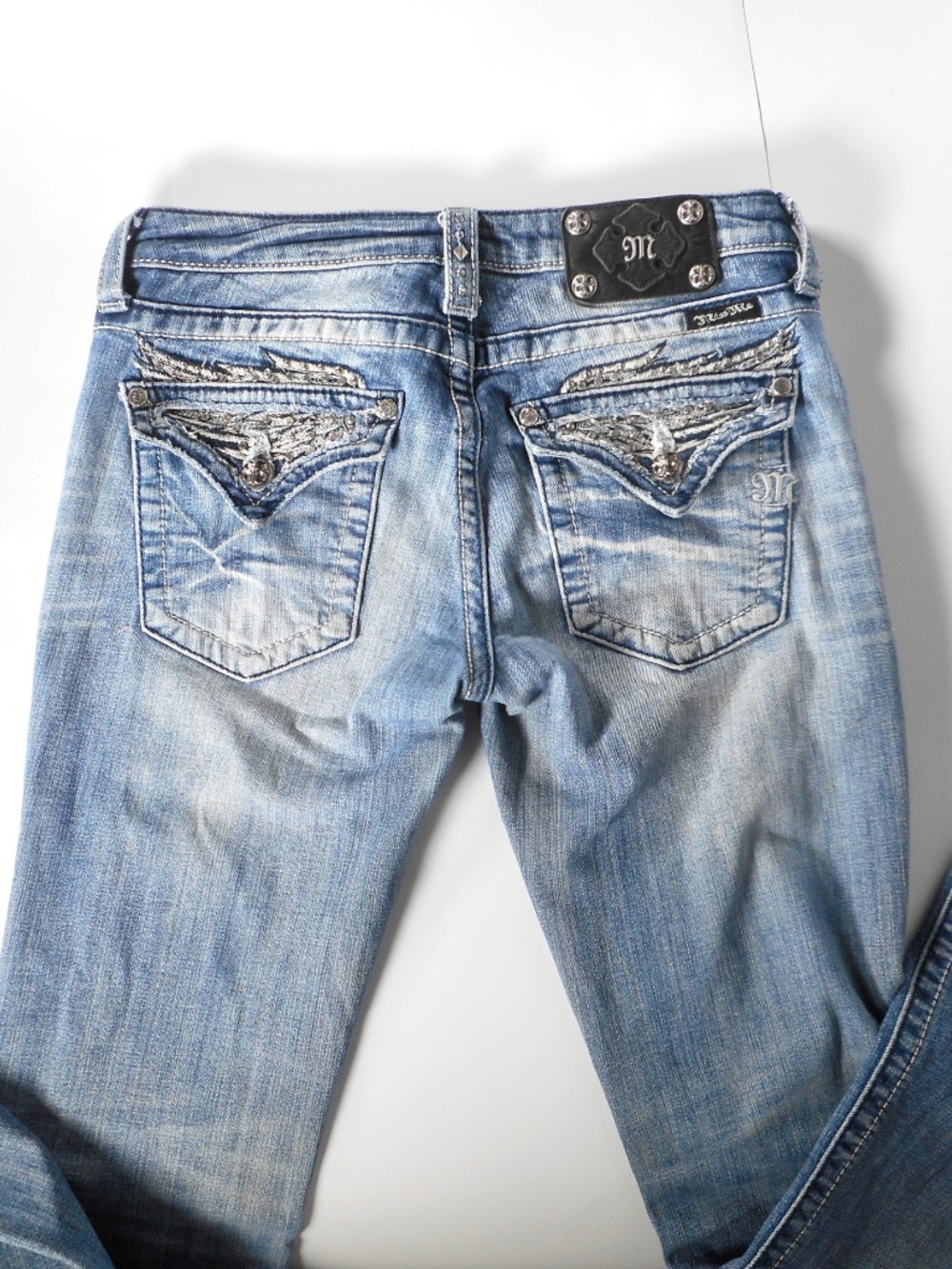 Miss Me Jeans Boot Cut Blue Denim 29 JP5330B2 Bejewel Wings Flap Distress 29x34 - Picture 14 of 15